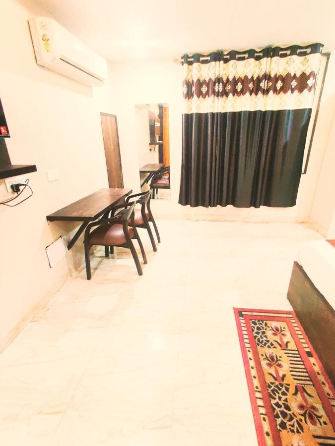 Hotel Amour By Rpi New Delhi Extérieur photo