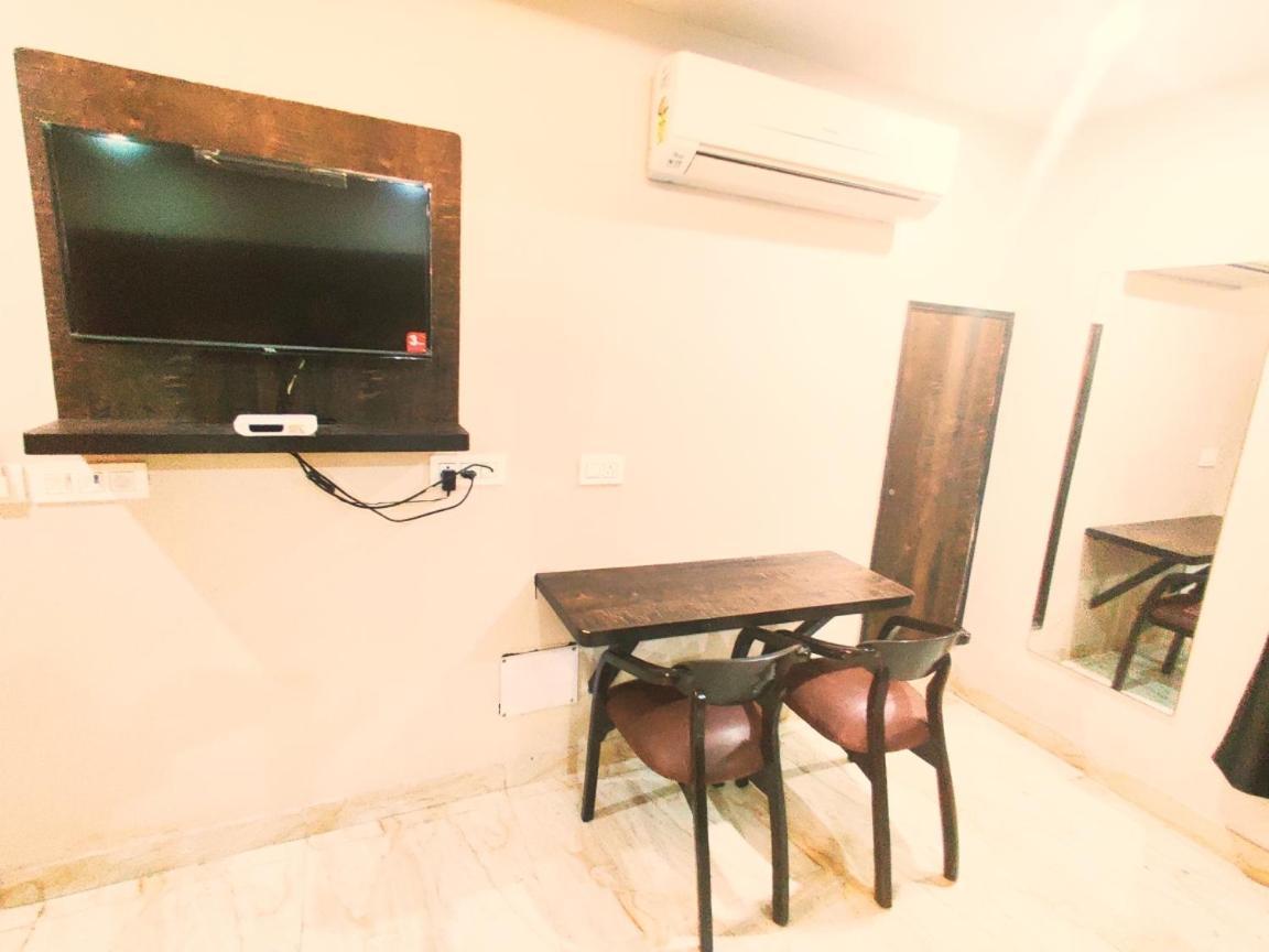 Hotel Amour By Rpi New Delhi Extérieur photo