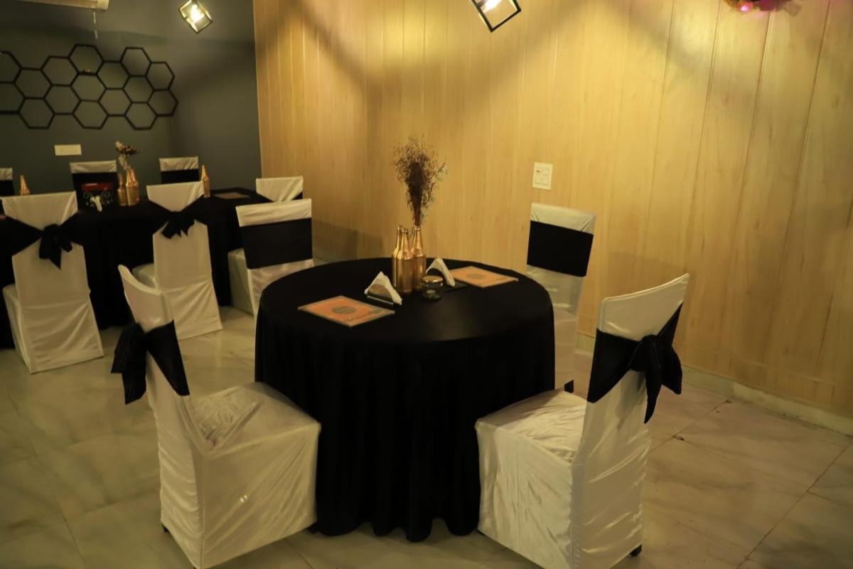 Hotel Amour By Rpi New Delhi Extérieur photo