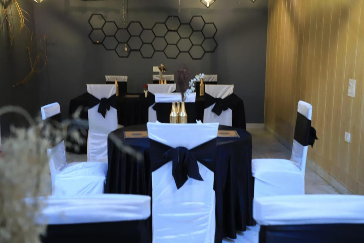 Hotel Amour By Rpi New Delhi Extérieur photo