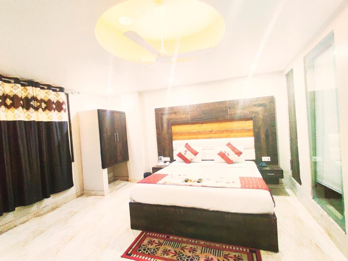 Hotel Amour By Rpi New Delhi Extérieur photo
